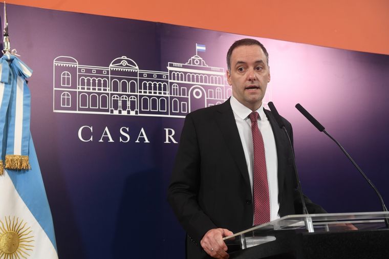 Adorni volvió a ir contra el empleo militante Foto: Telam