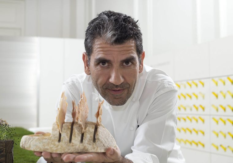 Paco Roncero es uno de los chefs más reconocidos de España. Foto: AzureAzure - https://www.azureazure.com/wp-content/uploads/2015/01/Paco-Roncero-II-scaled.jpg