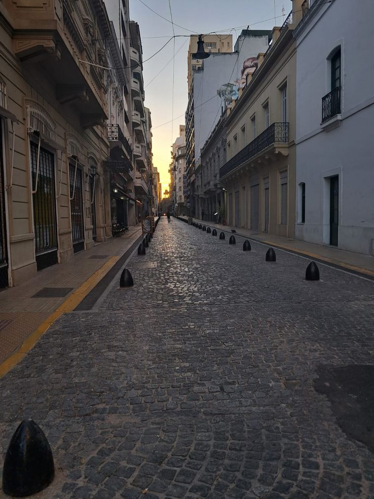 El barrio de San Telmo es uno de los más pintorescos de la ciudad. Su arquitectura y calles encandilan a todos los que lo visitan. El barrio de San Telmo es uno de los más pintorescos de la ciudad. Su arquitectura y calles encandilan a todos los que lo visitan.