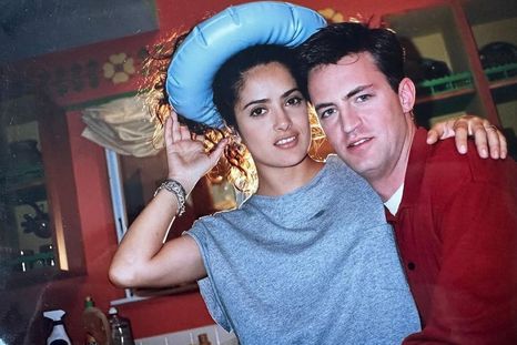 Salma Hayek compartió imágenes inéditas de su amistad con Matthew Perry. Foto: Salma Hayek / Instagram