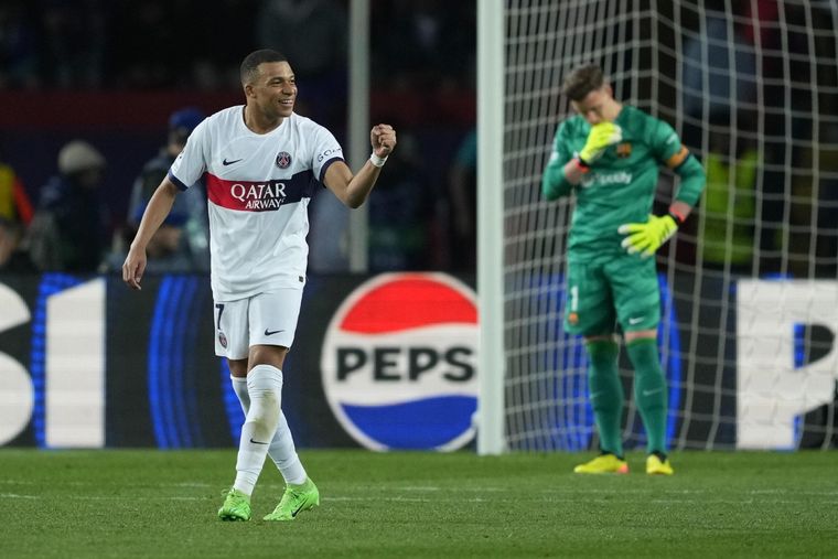 Mbappé celebra el título del PSG. Foto: 4