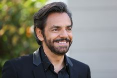 En agosto pasado, Eugenio Derbez sufrió un accidente que le produjo múltiples fracturas en el hombro derecho.