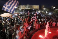 asi los griegos celebran la victoria del no en el referendum