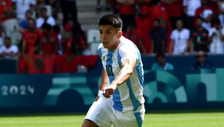 Thiago Almada fue víctima de un robo en la concentración de la Selección argentina en París. Foto: @Argentina