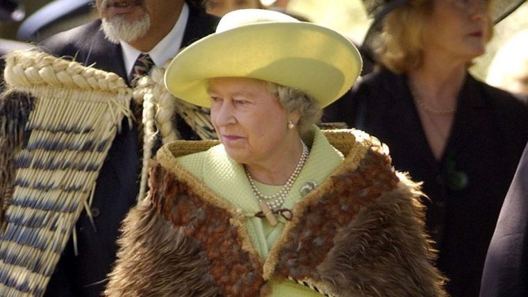 Reina Isabel, Isabel II, realeza