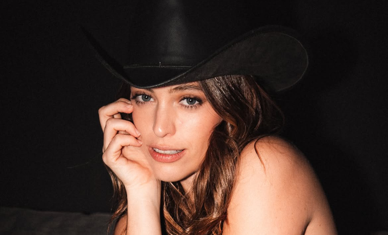 Clari Ceschín presentó DE 0 A 100, su primer álbum solista.