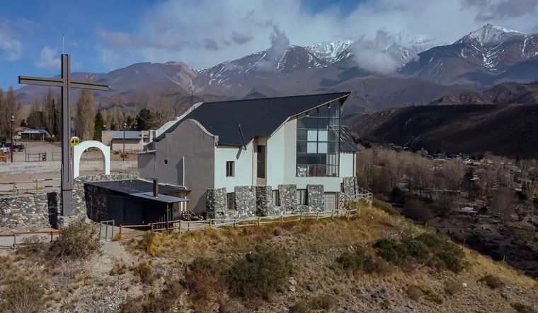 San José de la Montaña está ubicada en un cerro del valle del Sol con una arquitectura elegante y una vista panorámica que enamora. San José de la Montaña está ubicada en un cerro del valle del Sol con una arquitectura elegante y una vista panorámica que enamora.