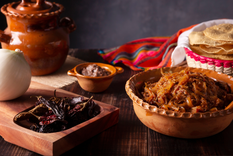 La receta de tinga de res es tan popular que se ha extendido internacionalmente, sirviéndose en restaurantes mexicanos de Estados Unidos y Europa como ejemplo del auténtico sabor casero de México.