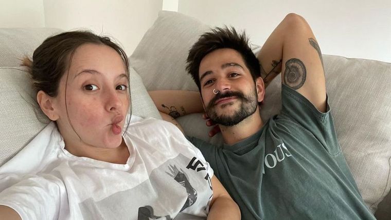 SALIÓ A LA LUZ LA PRIMERA IMÁGEN DEL ROSTRO DE ÍNDIGO. LA HIJA DE CAMILO Y EVALUNA ESTÁ POR CUMPLIR DOS MESES.