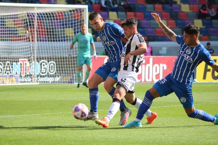 Godoy Cruz perdió 3-0 contra Central Córdoba.