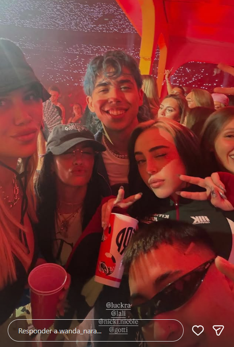 Wanda Nara en el show de Bad Bunny. Wanda Nara en el show de Bad Bunny. 