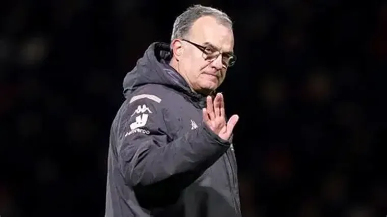 La comparación no es moral, es estructural. Marcelo Bielsa tiende a centralizar la conducción en la idea. La comparación no es moral, es estructural. Marcelo Bielsa tiende a centralizar la conducción en la idea.