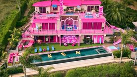 Es posible hospedarse en la casa de Barbie en Malibú Foto: Airbnb