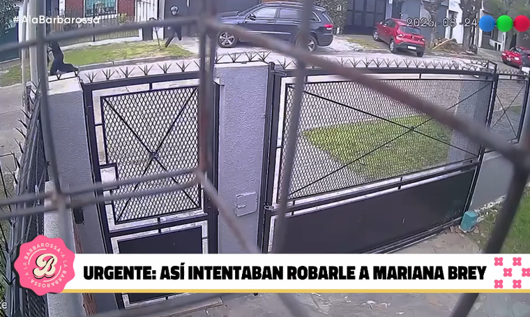 Arriba a la izquierda de la imagen se puede ver a Mariana Brey corriendo para escaparse del ladrón. Arriba a la izquierda de la imagen se puede ver a Mariana Brey corriendo para escaparse del ladrón. 