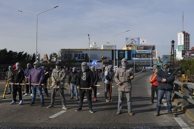 MDZol | Los cortes de calles y los piquetes se instucionalizaron como una forma de protesta que no respeta los derechos de los demás cuidadanos Foto: TELAM