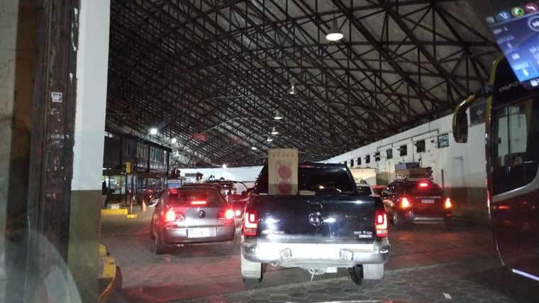 Filas en el Paso a Chile Foto: Osvaldo Valle