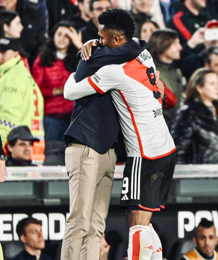 Borja se abrazó con Demichelis tras los cortocircuitos en River
