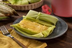 Humita en chala con queso derretido y corazón criollo. Foto: La opinión austral