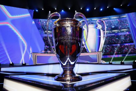 El trofeo de la Champions fue exhibido en el sorteo realizado en la sede de la UEFA, en Mónaco (Francia). El trofeo de la Champions fue exhibido en el sorteo realizado en la sede de la UEFA, en Mónaco (Francia).