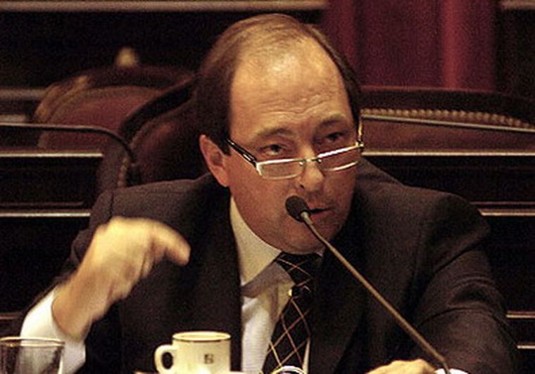 Ernesto Sanz sostuvo que la DGI debe investigar y cobrar impuestos, sin distinguir entre amigos. Foto: Agencias