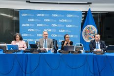 En una audiencia del CIDH en el que se convocó al Gobierno Argentino se cuestionó el desmantelamiento políticas de género que viene teniendo la administración de Milei. Foto: X de @CIDH