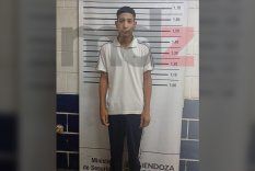 El sospechoso de 21 años que fue detenido con una moto robada en Las Heras. El sospechoso de 21 años que fue detenido con una moto robada en Las Heras.