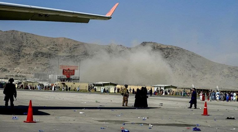 El aeropuerto de Kabul, escenario de violencia. Foto: Foto de Archivo
