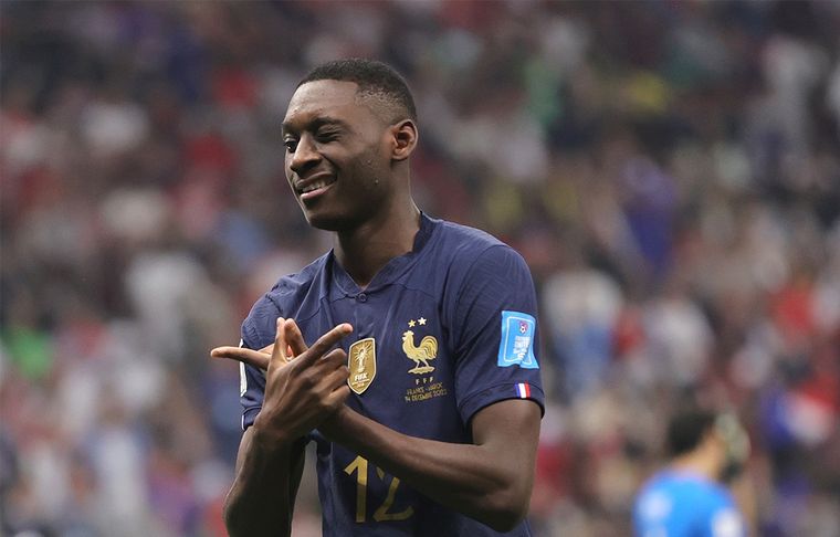 Randal Kolo Muani El delantero francés ninguneó a Messi antes de enfrentarlo en la final. Foto: EFE