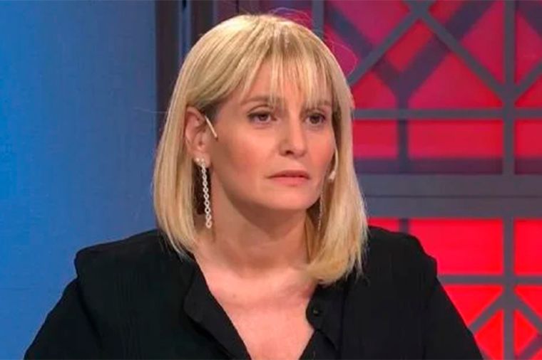 Romina Manguel, con los tapones de punta contra Elba Marcovecchio Foto: Captura TV