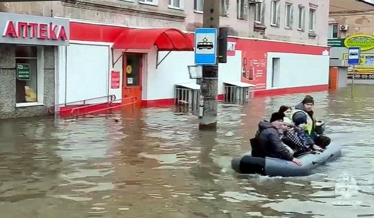 Rusia lleva adelante enormes operativos de evacuación en la zona. Foto: Efe.
