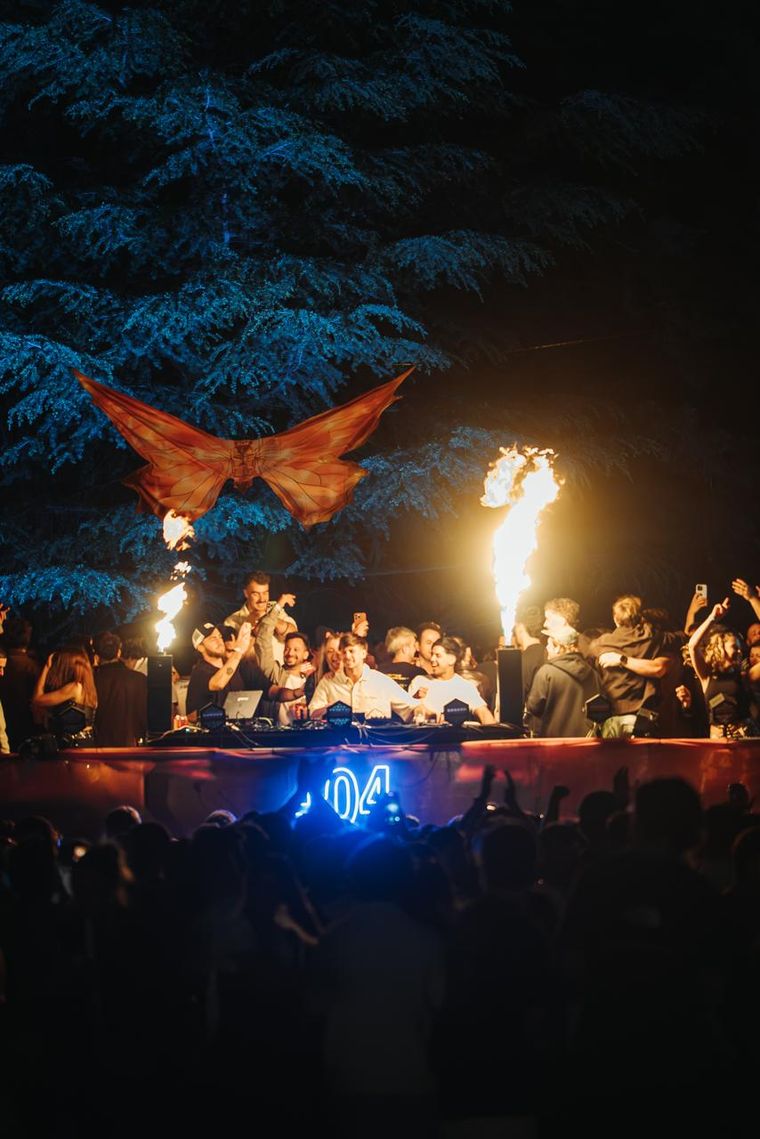 La noche mendocina cambió y las fiestas también. Cómo se piensa hoy un evento grande para jóvenes en fechas clave como Navidad y Año Nuevo. La noche mendocina cambió y las fiestas también. Cómo se piensa hoy un evento grande para jóvenes en fechas clave como Navidad y Año Nuevo.