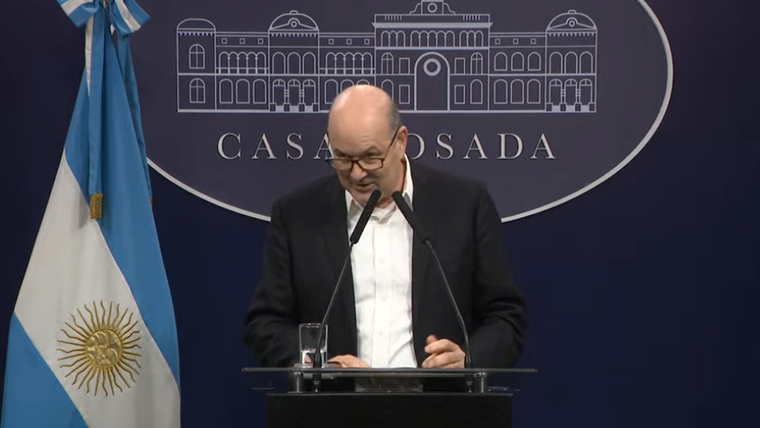 Federico Sturzenegger habló sobre la reforma laboral, eje central que planea discutir el Gobierno en extraordinarias. Federico Sturzenegger habló sobre la reforma laboral, eje central que planea discutir el Gobierno en extraordinarias.