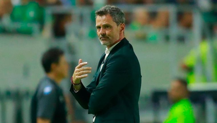 Diego Cocca vuelve a dirigir tras una tumultuosa experiencia en la Selección de México. Foto: EFE