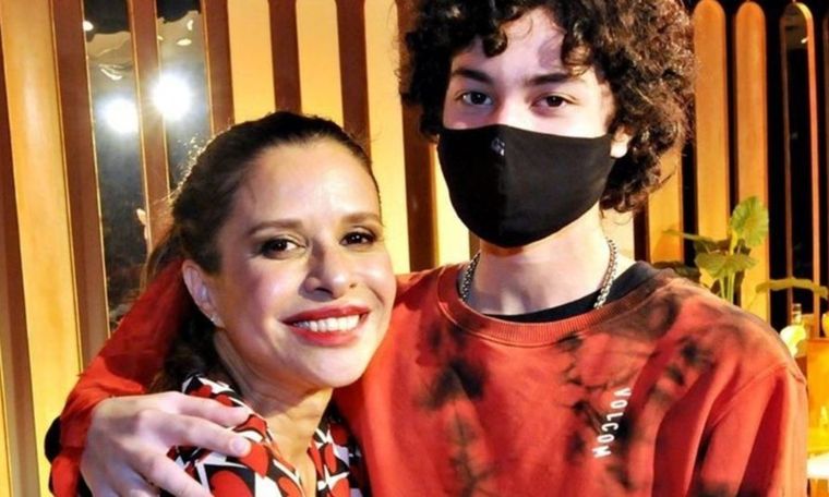 Julieta Ortega, muy preocupada por su hijo Benito. El adolescente tiene 16 años.