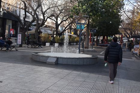 Un diputado propone cambiar el nombre de la Peatonal Sarmiento. Un diputado propone cambiar el nombre de la Peatonal Sarmiento.