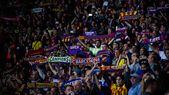 Los hinchas del Barcelona encendieron la previa del partido ante PSG. Los hinchas del Barcelona encendieron la previa del partido ante PSG.