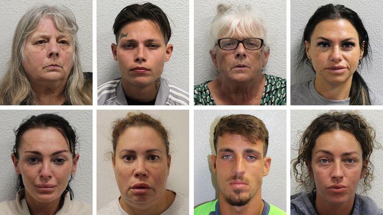 Los ocho acusados: Tina Golding, Lillie Bright, Deborah Mason, Demi Kendall, Demi Bright, Anita Slaughter, Reggie Bright y Roseanne Mason.