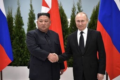 MDZol | El líder de Corea del Norte, Kim Jong-un (izquierda), en un encuentro con el presidente de Rusia, Vladimir Putin, en Vladivostok, Rusia, en 2019. Foto: GETTY IMAGES