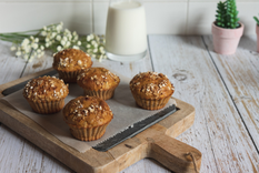 Receta fácil de muffins de zanahoria y avena caseros Foto: Shutterstock