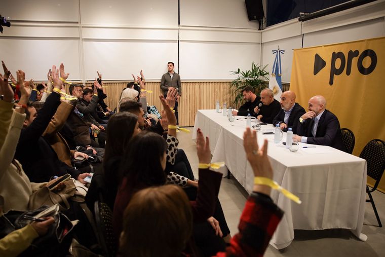 Se llevó a cabo una asamblea en el PRO