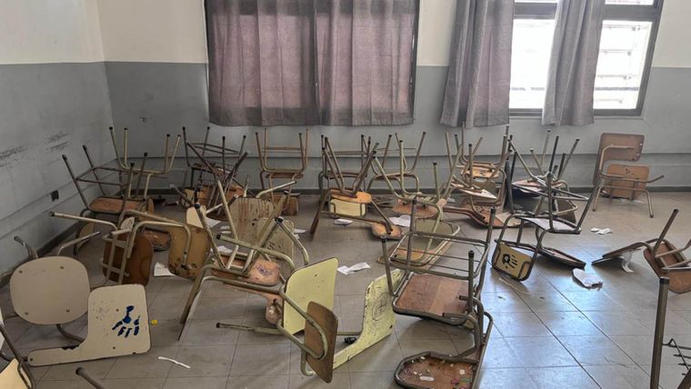 Más de 100 alumnos del último año del colegio Santa María recibieron 20 amonestaciones por destrozos. Más de 100 alumnos del último año del colegio Santa María recibieron 20 amonestaciones por destrozos.