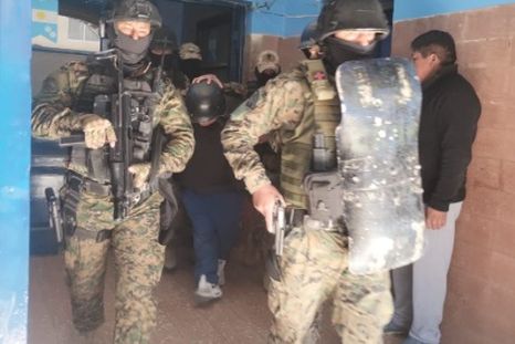 El sospechoso quedó además a disposición del juez de Garantías Fernando Horacio Pinos Guevara. El sospechoso quedó además a disposición del juez de Garantías Fernando Horacio Pinos Guevara.