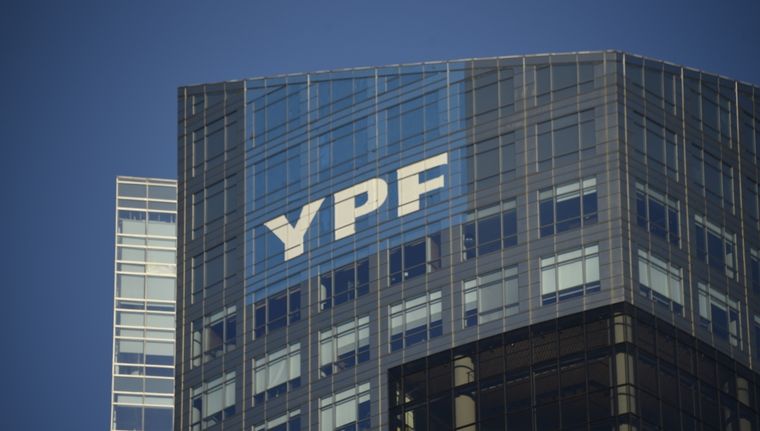 La ganancia neta obtenida por YPF en 2024 fue de 4.654 millones de dólares Foto: Juan Mateo Aberastain Zubimendi / MDZ