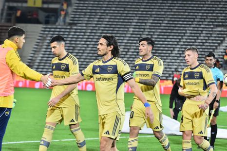 Cavani volvió a errar un gol increíble, salió enojado y le tiró una frase picante a Úbeda que hizo ruido en Boca. Cavani volvió a errar un gol increíble, salió enojado y le tiró una frase picante a Úbeda que hizo ruido en Boca.