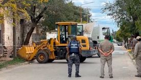 Un feto fue encontrado dentro de un frasco en la ciudad cordobesa de Deán Funes y la Justicia investiga el hecho. Un feto fue encontrado dentro de un frasco en la ciudad cordobesa de Deán Funes y la Justicia investiga el hecho.
