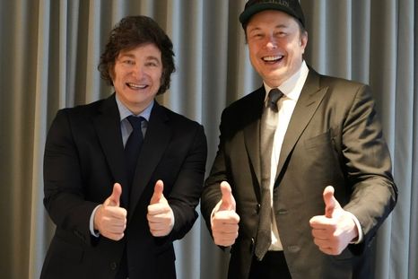 La controversia se disparó luego de que Javier Milei revelara durante una entrevista que le pidió una camioneta Tesla a Musk. La controversia se disparó luego de que Javier Milei revelara durante una entrevista que le pidió una camioneta Tesla a Musk.