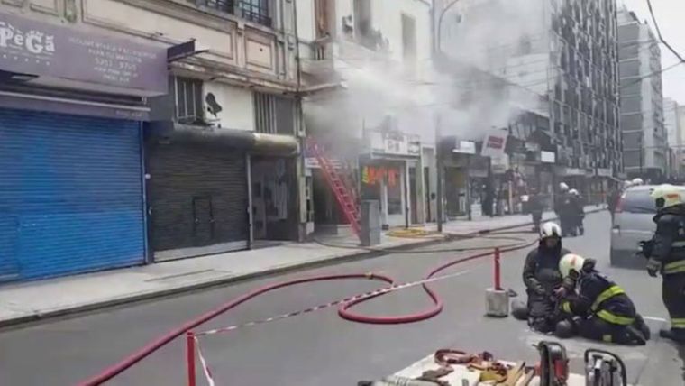 Dos incendios en Once a tan solo cinco cuadras.