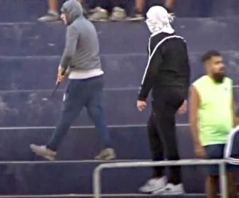 lepra Ya se sabe quiénes son los encapuchados, aunque aún no los atrapan.
