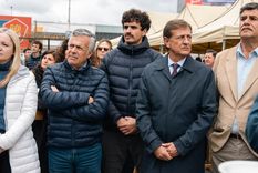 Alfredo Cornejo, Rodolfo Suarez y su equipo. Foto: Santiago Tagua/MDZ