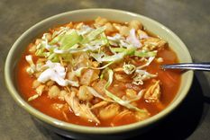 Cocina paso a paso este delicioso pozole amarillo o mixteco reversionado, no podrás dejar de prepararlo.